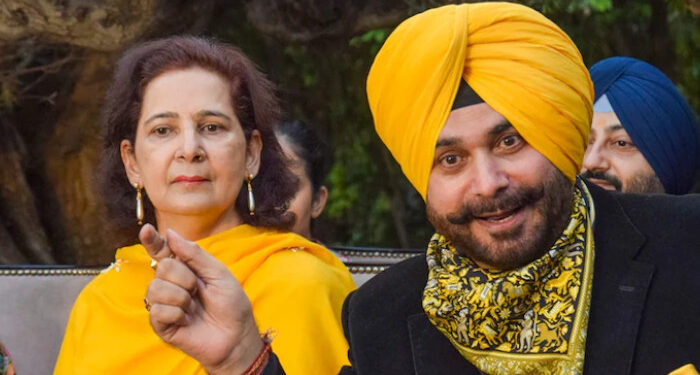 500 കോടി രൂപയടങ്ങിയ സ്യൂട്ട്കെയ്സ് നല്കുന്നവര്ക്കേ മുഖ്യമന്ത്രിയാകാന് കഴിയൂ, തുക നല്കാനില്ല, പദവി തന്നാല് പഞ്ചാബിനെ സുവര്ണ സംസ്ഥാനമാക്കാം, പരാമര്ശത്തിനു പിന്നാലെ നവജ്യോത് കൗർ സിദ്ദുവിന് സസ്പെന്ഷന്