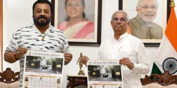 ലോക്ഭവൻ പുറത്തിറക്കിയ കലണ്ടറിൽ ചന്ദ്രശേഖർ ആസാദിനും ഡോ.രാജേന്ദ്രപ്രസാദിനും കെആർ നാരായണനുമൊപ്പം ഹിന്ദുമഹാസഭ നേതാവ് സവർക്കറും