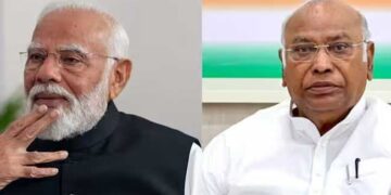 പരാജയത്തിന്റെ ഉത്തരവാദിത്വം സ്വയം ഏറ്റെടുക്കണം, എപ്പോഴെല്ലാം മോദി പരാജയപ്പെടുന്നുവോ അതു കോൺ​ഗ്രസിന്റെ തലയിലേക്കിടും!! എങ്ങനെയാണ് മോദിക്ക് കോൺഗ്രസിനെ കുറ്റപ്പെടുത്താൻ സാധിക്കുക? കേന്ദ്രത്തിലും സംസ്ഥാനത്തും ബിജെപിക്കാണ് ഭരണം… നിങ്ങൾക്ക് ജനങ്ങളെ സംരക്ഷിക്കാൻ പറ്റിയില്ലെങ്കിൽ എങ്ങനെയാണ് കോൺഗ്രസിനെ കുറ്റം പറയുക?- മല്ലികാർജുൻ ഖർഗെ