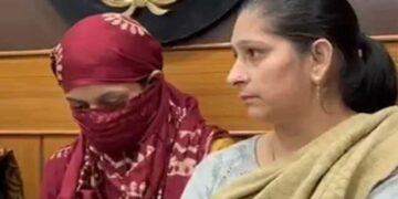 തന്നെക്കാൾ സൗന്ദര്യം ആറുവയസുകാരി മരുമകൾക്ക്, കുട്ടിയെ വെള്ളം നിറച്ച ബക്കറ്റിൽ തലമുക്കിപ്പിടിച്ച് കൊലപ്പെടുത്തി, അസൂയ മൂത്ത് യുവതി കൊലപ്പെടുത്തിയത് സ്വന്തം മകനേയും സഹോദരന്റെ മകളേയുമുൾപെടെ നാലുപേരെ!! കൊല്ലപ്പെട്ടവരിൽ നാട്ടുകാരിയായ പെൺകുഞ്ഞും