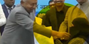 നിയമന ഉത്തരവ് കൈമാറുന്നതിനിടെ വനിതാ ഡോക്ടർക്ക് ഹിജാബ് നീക്കാൻ നിർദേശം, പിന്നാലെ ഹിജാബ് വലിച്ചൂരിമാറ്റി ബീഹാർ മുഖ്യമന്ത്രി!! നിതീഷ് ബാബു ഇപ്പോൾ 100 ശതമാനം സംഘിയായി മാറിയോ?”- ആർജെഡി, സംസ്ഥാനത്ത് സ്ത്രീകൾ എത്രത്തോളം സുരക്ഷിതരായിരിക്കും എന്ന് ചിന്തിച്ചു നോക്കൂ? ഈ അശ്ലീലം ക്ഷമിക്കാൻ കഴിയാത്തതാണ്”- കോൺഗ്രസ്…Video