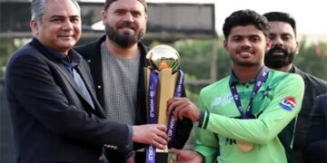അന്ന് ഇന്ത്യയുടെ കപ്പുമായി മുങ്ങിയ മൊഹ്സിൻ നഖ്വി ഇന്നു ദുബായിൽ പൊങ്ങി, ആദ്യം അടിച്ചുമാറ്റിയ ട്രോഫി ഇവിടെ വയ്ക്ക്, എന്നിട്ട് വർത്തമാനം പറയാം… പുല്ലുവില നൽകാതെ ഇന്ത്യൻ കൗമാരപ്പട, നഖ്വിയുമായി വേദി പങ്കിടില്ലെന്ന് ഇന്ത്യ, മെഡൽ സ്വീകരിച്ചത് മറ്റൊരു ഉദ്യോഗസ്ഥനിൽ നിന്ന്