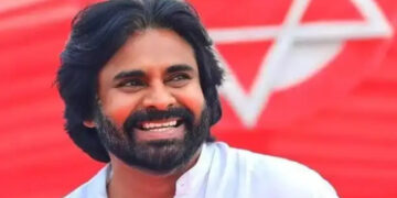 ഭഗവദ്ഗീത ഭരണഘടനയുടെ കൈയെഴുത്തുപ്രതി, രണ്ടും ലക്ഷ്യമിടുന്നത് നീതിയുക്തവും സമാധാനപരവുമായ സമൂഹത്തെ, വിവാദ പരാമര്ശവുമായി പവന് കല്ല്യാണ് 