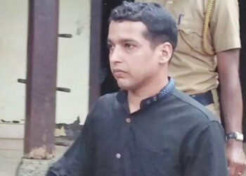 ആ ചിരിയാണ് സാറേ മെയിന്… സ്ലോ മോഷനില് കോടതി പടിക്കെട്ടുകളിറങ്ങി പള്സര് സുനി, വിമര്ശിച്ച സ്ത്രീകള്ക്കുനേരെ ബലാത്സംഗ ഭീഷണി, കയ്യടിയുമായി ആരാധകര്