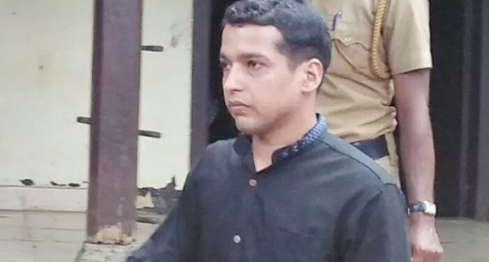 ആ ചിരിയാണ് സാറേ മെയിന്‍…  സ്ലോ മോഷനില്‍ കോടതി പടിക്കെട്ടുകളിറങ്ങി പള്‍സര്‍ സുനി, വിമര്‍ശിച്ച സ്ത്രീകള്‍ക്കുനേരെ ബലാത്സംഗ ഭീഷണി, കയ്യടിയുമായി ആരാധകര്‍