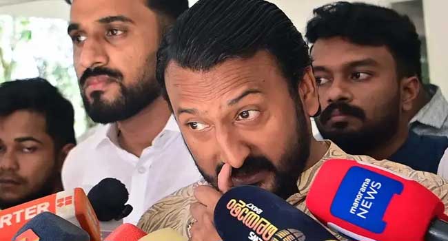 പോലീസിന്റെ നിരന്തരമുള്ള പരിശോധന ബുദ്ധിമുട്ടുണ്ടാക്കുന്നു, 25ന് മുൻപ് ഫ്ലാറ്റ് ഒഴിയണമെന്ന് രാഹുൽ മാങ്കൂട്ടത്തിലിന് അസോസിയേഷന്റെ നോട്ടീസ്!! ഉടൻ മാറിത്തരാമെന്ന് രാഹുൽ