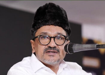 ജനം ജയിപ്പിച്ചതാണെന്ന് ഓർമ വേണം, അഹങ്കാരികള്‍ ഇപ്പണിക്ക് പറ്റിയവരല്ല,  പ്രതിപക്ഷം പറയേണ്ട കാര്യങ്ങൾ പാർട്ടി പറയും, താക്കീതുമായി   പാണക്കാട് സാദിഖലി ശിഹാബ് തങ്ങൾ