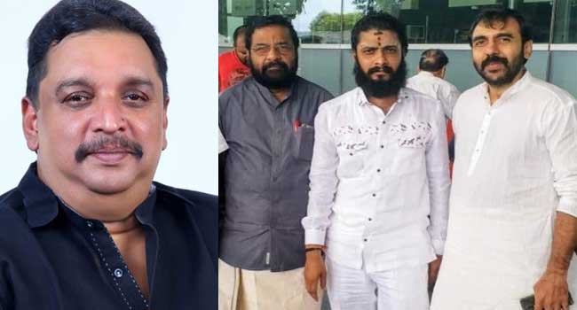 പോറ്റിയും സോണിയ ഗാന്ധിയുമായി നിൽക്കുന്ന ചിത്രത്തിൽ മുഖ്യമന്ത്രിക്ക് ദുരൂഹത തോന്നുമ്പോൾ ഈ ചിത്രത്തിലും ദുരൂഹത തോന്നേണ്ടതല്ലേ? സോണിയ ഗാന്ധി വിചാരിച്ചാൽ ഒരാളെയും ശബരിമലയിൽ കയറ്റാൻ കഴിയില്ല, പോറ്റിക്കൊപ്പം നിൽക്കുന്ന ഈ മഹാൻ ദേവസ്വം മന്ത്രി ആയിരുന്നപ്പോഴാണ് സ്വർണ്ണം പമ്പ കടന്നുപോയത്, പോറ്റിയും മുൻ ദേവസ്വം മന്ത്രിയും ചേർന്നുള്ള ഫോട്ടൊ പങ്കുവച്ച് ഷിബു ബേബി ജോൺ