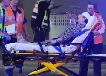 അക്രമികളുടെ ലക്ഷ്യം ജൂതന്മാർ… സിഡ്നിയിലെ ബോണ്ടി ബീച്ചിൽ കൂട്ടക്കൊല!! ജൂത ആഘോഷത്തിനെത്തിയ നൂറുകണക്കിനാളുകൾക്കിടയിലേക്ക് അക്രമികൾ തുരുതുരെ വെടിയുതിർത്തു, 12 പേർ കൊല്ലപ്പെട്ടു, 29 പേർക്ക് പരുക്ക്, കുട്ടികളേയും വയോധികരേയും പോലും അക്രമികൾ വെറുതെവിട്ടില്ലെന്ന് ദൃക്സാക്ഷികൾ, ഏറ്റുമുട്ടലിൽ ഒരാളെ വധിച്ചു, രണ്ടാമൻ പോലീസ് പിടിയിൽ