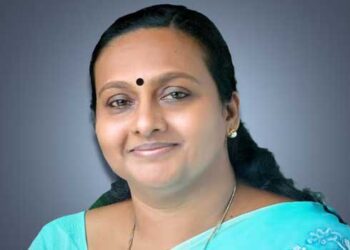 തിരുവനന്തപുരം കോർപറേഷനിലെ യുഡിഎഫ് സ്ഥാനാർഥിയായിരുന്ന സിഎംപി നേതാവ് കുഴഞ്ഞുവീണ് മരിച്ചു, “രാവിലെ ഹൃദയഭേദകമായ ഒരു വാർത്ത കേട്ടാണ് ഉണർന്നത്, പ്രിയപ്പെട്ട സിനി ചേച്ചി നമ്മളെ വിട്ടുപിരിഞ്ഞു, കോർപ്പറേഷനിലെ സിഎംപിയുടെ തീപ്പൊരി കൗൺസിലർ, ഇത്തവണ ഇടവക്കോട് എന്ന കോട്ട പിടിച്ചെടുക്കാൻ യുഡിഎഫ് നിയോഗിച്ചപോരാളി…കെഎസ് ശബരിനാഥ്