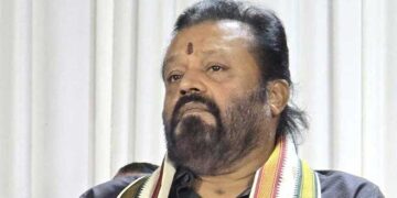 സിനിമയിൽ മാസ് ഡയലോ​ഗ് അടിച്ചിരുന്ന സുരേഷ് ​ഗോപി എംപിക്ക് ഇതെന്തുപറ്റി? “ഞാൻ മൂക്കിൽ കൈ വെച്ച ശേഷം കേക്ക് മുറിച്ചാൽ അതിലും വിമർശനം വരും, കോവിഡ് കാലത്ത് മാത്രമല്ല ശുദ്ധി വേണ്ടത്, വെള്ളം ഒഴിച്ചാണ് ഞാൻ കൈ കഴുകുന്നത്… ചില തറകൾ ഞാൻ സ്വർണകിരീടം സമർപ്പിച്ചപ്പോൾ ഇടപെട്ടു”…