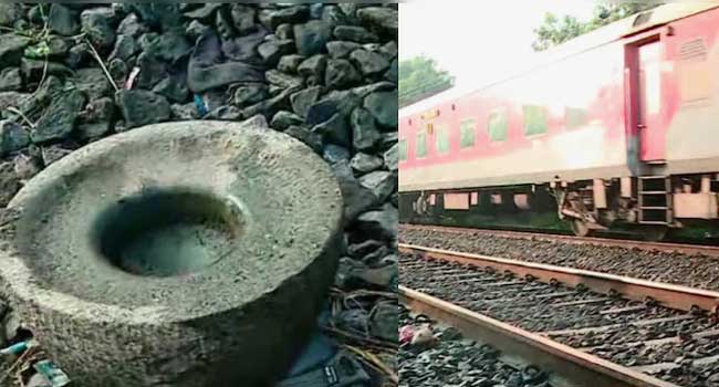 മൈസൂരു- തിരുവനന്തപുരം കൊച്ചുവേളി എക്സ്പ്രസ് കടന്നുപോയ റെയിൽവേ ട്രാക്കിൽ ആട്ടുകല്ല്, കല്ല് ട്രാക്കിനു സമീപമല്ലാത്തതിനാൽ വൻ ദുരന്തം ഒഴിവായി, ട്രെയിൻ അട്ടിമറി ശ്രമമെന്നാണ് സംശയം, സമീപത്തെ സിസിടിവി ദൃശ്യങ്ങൾ പരിശോധിക്കാൻ പോലീസ്