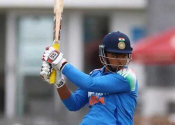 യുഎഇയെ തൂക്കിയെടുത്തിട്ടടിച്ച് സൂര്യവംശി!! അണ്ടർ 19 ഏഷ്യാകപ്പിൽ ഉദ്ഘാടന മത്സരത്തിൽ 56 പന്തിൽ സെഞ്ചുറി… 95 പന്തിൽ 171 റൺസെടുത്ത് വൈഭവ് പുറത്ത്, താരത്തിന്റെ ബാറ്റിൽ നിന്ന് പിറന്നത് 14 X 6 + 9 X 4 = 120 റൺസ്