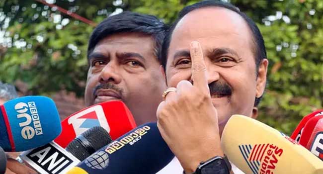 വേണ്ടാത്ത കാര്യം ചെയ്തപ്പോൾ ഞങ്ങൾ ആ ‘കൈ’വിട്ടു, മുഖ്യമന്ത്രി ഇപ്പോഴും ആ കൈപിടിച്ചുകൊണ്ട് നിൽക്കുകയാണ്… രാഹുൽ മാങ്കൂട്ടത്തിൽ വിഷയത്തിൽ പ്രതിരോധത്തിലായത് സിപിഎം, അറസ്റ്റ് നീട്ടിക്കൊണ്ടുപോയി തിരഞ്ഞെടുപ്പ് അവസാനം വരെ ഈ വിഷയം നിർത്താം എന്ന് തെറ്റിദ്ധരിച്ചു, തിരിച്ചടിയുണ്ടാകും- വിഡി സതീശൻ