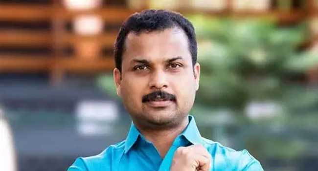 ശബരിനാഥന്റെ കൊമ്പത്തുള്ളവർ പറഞ്ഞാലും ഞാൻ കേൾക്കില്ല, ശാസ്തമംഗലത്ത് ഇരിക്കുന്നത് ജനത്തിനുവേണ്ടി, എംഎൽഎ ഹോസ്റ്റലിൽ എത്താൻ ആളുകൾക്ക് ബുദ്ധിമുട്ടുള്ളതുകൊണ്ടാണ് ഇവിടെ ഓഫിസ് ഇട്ടിരിക്കുന്നത്- പ്രശാന്ത് എംഎൽഎ