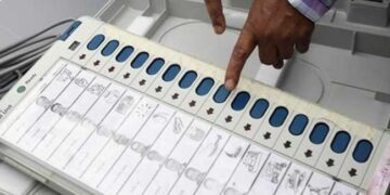 എൽഡിഎഫിനു കുത്തിയാൽ പച്ച തെളിയുന്നത് ബിജെപിയുടെ അക്കൗണ്ടിൽ!! പൂവച്ചലിൽ വോട്ടിങ് യന്ത്രത്തിൽ ക്രമക്കേടെന്ന് ആരോപണം, ഒന്നരമണിക്കൂർ പോളിങ് തടസപ്പെട്ടു, തെരഞ്ഞെടുപ്പ് കമ്മീഷന് പരാതി നൽകും, റീ പോളിങ് അവസരം വേണമെന്ന് എൽഡിഎഫ്