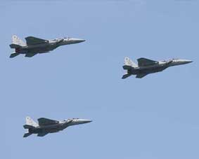 കംബോഡിയയിൽ വ്യോമാക്രമണം നടത്തി തായ്ലൻഡ്, സംഘർഷം രൂക്ഷം; ട്രംപിനു മുന്നിലെ കരാർ ലംഘിച്ചു