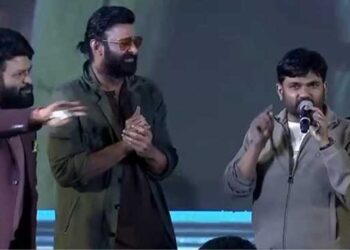 ‘സിനിമ മോശമെങ്കിൽ എന്‍റെ വീട്ടിൽ വന്ന് ചോദ്യം ചെയ്യാം, ഈ സിനിമയിലെ പ്രഭാസിനെ വർഷങ്ങളോളം പ്രേക്ഷകർ ഓർ‍ക്കും’; ‘രാജാസാബ്’ വേദിയിൽ വികാരാധീനനായി സംവിധായകൻ മാരുതി, ചിത്രം ജനുവരി 9ന് തിയേറ്ററുകളിൽ