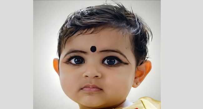 ആദ്യ പിറന്നാൾ ആഘോഷിക്കാൻ മണിക്കൂറുകൾ ബാക്കി നിൽക്കെ എമിലിയയെ മരണം കവർന്നു, അപകടം എതിരെവന്ന വാഹനത്തിനു സൈഡ് കൊടുക്കുന്നതിനിടെ ഓട്ടോ കൂട്ടിയിട്ടിരുന്ന മൺകൂനയിൽ തട്ടിമറിഞ്ഞ്, നാലുപേർക്ക് പരുക്ക്​, നോവായി വരടിയം അപകടം