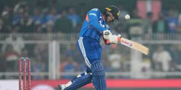 കിവികളെ നിർത്തിപ്പൊരിച്ച് അടിച്ച് അഭിഷേകും സ്കൈയ്യും… നിലം തൊടീച്ചില്ല, 14 ബോളിൽ ഫിഫ്റ്റിയടിച്ച് അഭിഷേക്, 10 ഓവറിൽ കളി ജയിച്ച് പണിതീർത്ത് ടീം ഇന്ത്യ… ‘കടലോളം സങ്കടമുണ്ടുട്ടോ ഹെൻട്രി, ഞങ്ങളെ ചെക്കനെ ക്രീസിൽ ശരിക്കൊന്നു കാലുകുത്താനെങ്കിലും അനുവ​ദിക്കാരുന്നു’… ​ഗോൾഡൻ ​ഡക്കായി സഞ്ജു