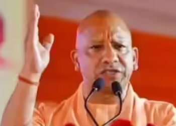 കാവി ധരിച്ചതുകൊണ്ടുമാത്രം ഒരാള്‍ സന്യാസിയാവില്ല, അതിന് ഗോ സേവയും ധര്‍മ്മസേവയും നടത്തണം, യോഗി ആദിത്യനാഥ് ഹിന്ദുവാണോയെന്ന് ആദ്യം തെളിയിക്ക്, രാമരാജ്യം കെട്ടിപ്പടുക്കുന്നത് ബീഫ് വിറ്റുകിട്ടുന്ന പണം കൊണ്ടാണോ??  രൂക്ഷ വിമര്‍ശനവുമായി അവിമുക്തേശ്വരാനന്ദ്