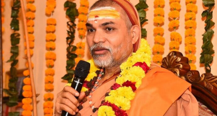 പശുവിനെ രാഷ്ട്രമാതാവായി പ്രഖ്യാപിക്കണം… 40 ദിവസത്തിനുള്ളില് ഗോവധം നിരോധിക്കണം, ഹിന്ദുക്കളോട് ശരിക്ക് സ്നേഹമുണ്ടെങ്കില് ബീഫ് കയറ്റുമതി നിരോധിച്ച് കാണിക്കൂ…. യോഗി ആദിത്യനാഥിനെ വെല്ലുവിളിച്ച് അവിമുക്തേശ്വരാനന്ദ് സരസ്വതി