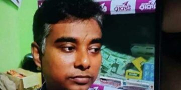 ജോലി കഴിഞ്ഞ് വീട്ടിലേക്ക് മടങ്ങുകയായിരുന്ന ഹിന്ദു യുവാവിനെ ക്രൂരമായി മർദിച്ച് ദേഹത്ത് പെട്രോളൊഴിച്ച് തീകൊളുത്തി, പ്രാണരക്ഷാർത്ഥം ഓടിപ്പോയി ചാടിയത് സമീപത്തെ കുളത്തിലേക്ക്, രക്ഷകനായെത്തിയത് മുസ്ലിം യുവാവ്, ചികിത്സയിലായിരുന്ന യുവാവ് മരിച്ചു