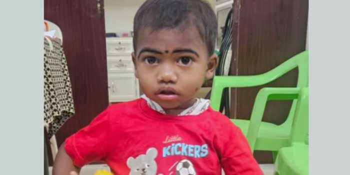 ട്രെയിനിൽ രണ്ടു വയസുള്ള കുഞ്ഞിനെ ഉപേക്ഷിച്ച് മാതാപിതാക്കൾ കടന്നുകളഞ്ഞു, കുഞ്ഞിന്റെ രക്ഷിതാക്കളെ കണ്ടെത്താനുള്ള ശ്രമത്തിൽ, സംസ്ഥാന വ്യാപക തെരച്ചിൽ!! കുട്ടി മലയാളിയാണോയെന്ന് വ്യക്തതയില്ലെന്ന് പോലീസ്