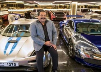 മാരുതി 800, റോയ് ആദ്യമായി സ്വന്തമാക്കിയ വാഹനം… പിന്നീട് ആഡംബര-സ്‌പോർട്‌സ് കാറുകൾ മുതൽ ഫ്‌ലാഗ്ഷിപ്പ് മോഡലായ ഫാന്റം-8 ഉൾപ്പെടെ 12 റോൾസ് റോയ്‌സ് കാറുകൾവരെ ​ഗാരേജുകളിൽ നിറഞ്ഞു, എങ്കിലും ഒരിക്കൽ കൈവിട്ടുകളഞ്ഞ മാരുതി 800 തിരികെയെത്തിക്കാൻ ചെലവഴിച്ചത് 10 ലക്ഷം… ‘കടബാധ്യതകളില്ലാതെ ബിസിനസ്’ അതാണ് തന്റെ നയമെന്ന് ആവർത്തിച്ചു വ്യക്തമാക്കിയ സി.ജെ. റോയ്….ആ കണക്കുപുസ്തകത്തിൽ പിഴച്ചതെവിടെ?