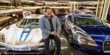 മാരുതി 800, റോയ് ആദ്യമായി സ്വന്തമാക്കിയ വാഹനം… പിന്നീട് ആഡംബര-സ്‌പോർട്‌സ് കാറുകൾ മുതൽ ഫ്‌ലാഗ്ഷിപ്പ് മോഡലായ ഫാന്റം-8 ഉൾപ്പെടെ 12 റോൾസ് റോയ്‌സ് കാറുകൾവരെ ​ഗാരേജുകളിൽ നിറഞ്ഞു, എങ്കിലും ഒരിക്കൽ കൈവിട്ടുകളഞ്ഞ മാരുതി 800 തിരികെയെത്തിക്കാൻ ചെലവഴിച്ചത് 10 ലക്ഷം… ‘കടബാധ്യതകളില്ലാതെ ബിസിനസ്’ അതാണ് തന്റെ നയമെന്ന് ആവർത്തിച്ചു വ്യക്തമാക്കിയ സി.ജെ. റോയ്….ആ കണക്കുപുസ്തകത്തിൽ പിഴച്ചതെവിടെ?