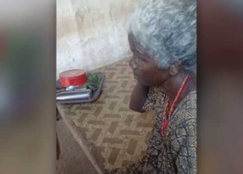 മൂന്നു ദിവസമായി സുഖമില്ലാതെ കിടപ്പിൽ, തൊഴിലുറപ്പ് പണിക്കു ചെന്നപ്പോൾ സമരത്തിൽ പങ്കെടുത്തവർക്കു മാത്രം പണി, ബാക്കിയുള്ളവർക്ക് വീട്ടിലിരിക്കാം… സിപിഎം സമരത്തിൽ പങ്കെടുക്കാത്തതിന്റെ പേരിൽ ആദിവാസി വയോധികയെ മടക്കിയയച്ചതായി പരാതി, വിവാദമായതോടെ 42 പേർക്കുളള തൊഴിൽദിനം മാത്രമേ ബാക്കിയുള്ളു, അതിനാൽ കുറച്ചുപേരെ മാറ്റി നിർത്തിയെന്ന് മറുപടി