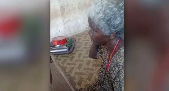 മൂന്നു ദിവസമായി സുഖമില്ലാതെ കിടപ്പിൽ, തൊഴിലുറപ്പ് പണിക്കു ചെന്നപ്പോൾ സമരത്തിൽ പങ്കെടുത്തവർക്കു മാത്രം പണി, ബാക്കിയുള്ളവർക്ക് വീട്ടിലിരിക്കാം… സിപിഎം സമരത്തിൽ പങ്കെടുക്കാത്തതിന്റെ പേരിൽ ആദിവാസി വയോധികയെ മടക്കിയയച്ചതായി പരാതി, വിവാദമായതോടെ 42 പേർക്കുളള തൊഴിൽദിനം മാത്രമേ ബാക്കിയുള്ളു, അതിനാൽ കുറച്ചുപേരെ മാറ്റി നിർത്തിയെന്ന് മറുപടി