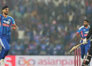 ഐശ്വര്യമായി ചെക്കൻ തുടങ്ങിവച്ചിട്ടുണ്ട്… സിക്സിന്റെ ആറാട്ട് നടത്തി അഭിഷേക്, തലയെണ്ണി എറിഞ്ഞുവീഴ്ത്തി ബോളർമാർ!! ഏകദിനത്തിലെ തോൽവിയു‌ടെ ആദ്യഘട്ട കടം തീർത്ത് ടീം ഇന്ത്യ, ട്വന്റി20 പരമ്പരയിൽ ന്യൂസീലൻഡിനെതിരെ 48 റൺസിന്റെ ജയം