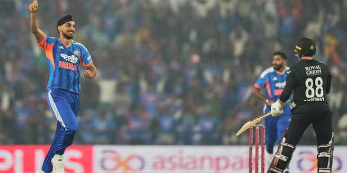 ഐശ്വര്യമായി ചെക്കൻ തുടങ്ങിവച്ചിട്ടുണ്ട്… സിക്സിന്റെ ആറാട്ട് നടത്തി അഭിഷേക്, തലയെണ്ണി എറിഞ്ഞുവീഴ്ത്തി ബോളർമാർ!! ഏകദിനത്തിലെ തോൽവിയു‌ടെ ആദ്യഘട്ട കടം തീർത്ത് ടീം ഇന്ത്യ, ട്വന്റി20 പരമ്പരയിൽ ന്യൂസീലൻഡിനെതിരെ 48 റൺസിന്റെ ജയം