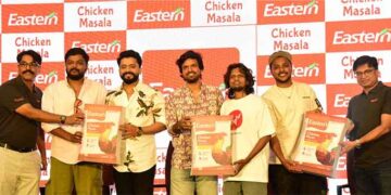 രുചിപ്പാട്ടിന്റെ ‘ചിക്കൻ സോങ് ‘;  ലോക ചിക്കൻ കറി ദിനത്തിൽ കോഴിക്കറിയുടെ കഥ പറഞ്ഞ് ഈസ്റ്റേണിന്റെ ‘ചിക്കൻ സോങ് ‘