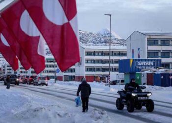 ആലുവചാണ്ടിയുടെ റോളിൽ ഡോണാൾഡ് ട്രംപ്!! മോഹവില വാ​ഗ്ദാനം ചെയ്തു, ഡെൻമാർക്ക് മൈൻഡ് ചെയ്തില്ല, ഇനി കയ്യൂക്കിന്റെ വഴി, നാറ്റോ രാജ്യങ്ങൾക്ക് പുല്ലുവില!! പക്ഷെ നാറ്റോ അമേരിക്കയ്ക്ക് പകരം റഷ്യയുമായി കൈകോർക്കാൻ തീരുമാനിച്ചാൽ…