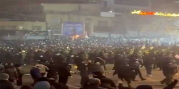 ഇറാനിൽ പ്രക്ഷോഭകാരികൾക്കുവേണ്ടി ഇനി കളത്തിലിറങ്ങി കളിക്കുക ട്രംപ്? ഖമനേയിയെ താഴെയിറക്കാൻ എന്തു സഹായവും വാ​ഗ്ദാനം ചെയ്ത് അമേരിക്ക, യുഎസ് ആക്രമിച്ചാൽ ഇസ്രയേലിലെ യുഎസ് താവളങ്ങൾ തകർക്കുമെന്ന് ഇറാൻ… ത്രിശങ്കുവിൽ ഇസ്രയേൽ