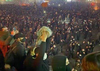 വെനസ്വേലയ്ക്ക് ശേഷം അമേരിക്കയുടെ കണ്ണുകൾ ഇറാനിൽ, അമേരിക്ക ഇടപെട്ടാൽ രാജ്യം നീങ്ങുക അപകടകരമായ അവസ്ഥയിലേക്ക്… തെരുവുകളിൽ മുഴങ്ങുന്നത് ഏകാധിപതിക്ക് മരണം മുദ്രാവാക്യങ്ങൾ…കലാപം അടിച്ചമർത്താൻ ഇറാൻ കൊലപ്പെടുത്തിയത് ഇരുന്നൂറിലേറെപ്പേരെ, ഭൂരിഭാ​ഗവും യുവാക്കൾ, പുറത്തുവന്നത് 6 ആശുപത്രിലെ മാത്രം കണക്കുകൾ!! ഇന്റർനെറ്റ്, ഫോൺ കണക്ഷനുകൾ വിച്ഛേദിച്ചു,