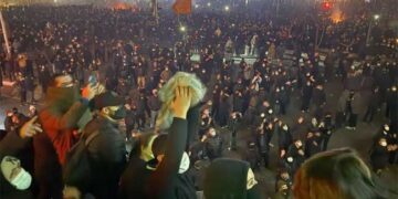 വെനസ്വേലയ്ക്ക് ശേഷം അമേരിക്കയുടെ കണ്ണുകൾ ഇറാനിൽ, അമേരിക്ക ഇടപെട്ടാൽ രാജ്യം നീങ്ങുക അപകടകരമായ അവസ്ഥയിലേക്ക്… തെരുവുകളിൽ മുഴങ്ങുന്നത് ഏകാധിപതിക്ക് മരണം മുദ്രാവാക്യങ്ങൾ…കലാപം അടിച്ചമർത്താൻ ഇറാൻ കൊലപ്പെടുത്തിയത് ഇരുന്നൂറിലേറെപ്പേരെ, ഭൂരിഭാ​ഗവും യുവാക്കൾ, പുറത്തുവന്നത് 6 ആശുപത്രിലെ മാത്രം കണക്കുകൾ!! ഇന്റർനെറ്റ്, ഫോൺ കണക്ഷനുകൾ വിച്ഛേദിച്ചു,