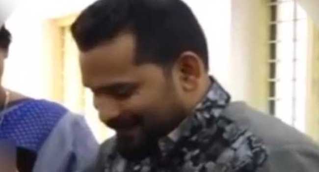 രണ്ട് ഓപ്ഷനാണ് സിപിഎം നൽകുന്നത്, ഒന്നുകിൽ ബ്ലോക്ക് പഞ്ചായത്ത് പ്രസിഡന്റ് ആകാം, അല്ലെങ്കിൽ 50 ലക്ഷം രൂപ സ്വീകരിച്ച് സിപിഎമ്മിന്റെ പ്രസിഡന്റ് സ്ഥാനാർത്ഥിക്ക് വോട്ട് നൽകാം…, യുഡിഎഫിനൊപ്പം ഇരു പാർട്ടികളും സമനിലയിൽ എത്തും, എനിക്ക് നേട്ടമൊന്നില്ലല്ലോ, പണം മതി സ്വതന്ത്രൻ!! വിജിലൻസ് അന്വേഷണം