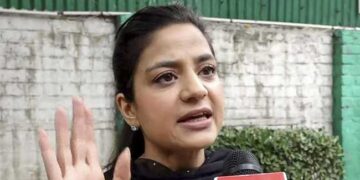 പലസ്തീനെക്കുറിച്ച് സംസാരിച്ചാൽ എന്താണ് തെറ്റ്?’ ഗാസയിൽ ഒരു തലമുറ മുഴുവൻ തുടച്ചുനീക്കപ്പെടുന്നു, ഇവിടെ എന്തിനും ഏതിനും ആളുകളെ പിടികൂടുകയാണ്, ഹിന്ദുത്വ ഞങ്ങൾ അനുവദിക്കില്ല, ‘ജയ് ശ്രീ റാം’ അല്ലെങ്കിൽ ‘ഭാരത് മാതാ കീ ജയ്’ എന്ന് വിളിപ്പിക്കാമെന്ന് കരുതണ്ട, ജമ്മു കശ്മീരിൽ ഒമർ അബ്ദുല്ല നടത്തുന്നത് ബിജെപി അജണ്ട- മെഹബൂബ മുഫ്തിയുടെ മകൾ