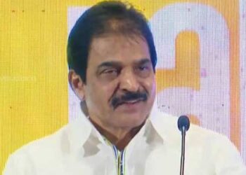 സ്വയം സ്ഥാനാർത്ഥിത്വം ആരും പ്രഖ്യാപിക്കേണ്ട, വിജയ സാധ്യത മാത്രമാകും മാനദണ്ഡം… ആദ്യ സ്ഥാനാർഥി പട്ടിക ഈമാസം 20നകം, കേരളത്തിൻ്റെ ചരിത്രത്തിൽ രണ്ട് ശത്രുക്കളെ നേരിടേണ്ടി വന്ന തെരഞ്ഞെടുപ്പാണ് ഇത്, ബിജെപിയും സിപിഎമ്മും ഒത്ത് കൂടിയാലും പ്രശ്നമില്ല, അത് തദ്ദേശ തെരഞ്ഞെ‌ടുപ്പ് തെളിയിച്ചു- കെസി വേണു​ഗോപാൽ