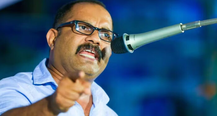 സിപിഎം കുറേ കാലം തന്നെ ആർഎസ്എസ് ആക്കാൻ നോക്കി,  ഇപ്പോൾ ഐഎസ് ആക്കാനുള്ള ശ്രമത്തിലാണ്, ഉഗ്രവിഷമുള്ള ഐറ്റങ്ങൾ മുന്നിൽ വന്ന്  പത്തി വിടര്‍ത്തിയിട്ട് പേടിച്ചിട്ടില്ല, പിന്നല്ലേ  എ കെ ജി സെന്ററിൽ വിരിയെച്ചെടുത്ത നീർക്കോലികുഞ്ഞുങ്ങളും തേളും പഴുതാരയും!!!  എ കെ ബാലനും സജി ചെറിയാനും പറഞ്ഞ ചീഞ്ഞ വര്‍ഗീയതയുടെ നാറ്റം ഒരിക്കലും പോകില്ല-കെ എം ഷാജി