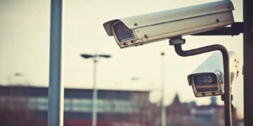 മാസവരുമാനം രണ്ടരക്കോടി, പക്ഷെ കെഎസ്ഇബിക്ക് കൊടുക്കാൻ അ‍ഞ്ചുപൈസയില്ല, മോട്ടർ വാഹന വകുപ്പിന്റെ ഫ്യൂസൂരി കെഎസ്ഇബി!! നിലച്ചത് 6 താലൂക്കുകളിലായി സ്ഥാപിച്ച 47 എഐ ക്യാമറകൾ, ആകെയുള്ള 5 ഇലക്ട്രോണിക് വാഹനങ്ങൾ, എൻഫോഴ്സ്മെന്റ് സ്ക്വാഡുകളുടെ പ്രവർത്തനം…