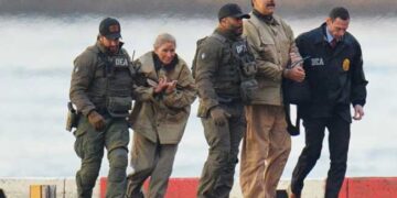 ഞാൻ തെറ്റൊന്നും ചെയ്തിട്ടില്ല, ഇപ്പോഴും വെനസ്വേലയുടെ പ്രസിഡന്റ്… കോടതി മുറിയിൽമഡൂറോ, മഡൂറോയെ പിന്തുണയ്ക്കുമെന്ന് വ്യക്തമാക്കി താൽക്കാലിക പ്രസിഡന്റായ ഡെൽസി റോഡ്രിഗസ്, മഡോറെയുടെ ​ഗതിതന്നെയാകുമെന്ന് അമേരിക്ക, ജാമ്യഹർജി സമർപ്പിക്കാതെ അഭിഭാഷകൻ, വീണ്ടും ഹാജരാക്കുക മാർച്ച് 17ന്