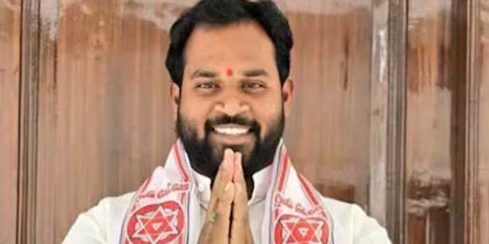 കാറിൽ ഒറ്റപ്പെട്ട സ്ഥലത്ത് കൊണ്ടുപോയി പീഡിപ്പിച്ചു, വിവാഹ വാഗ്ദാനം നൽകി ഒരുവർഷത്തിലേറെയായി പീഡനം തുടർന്നു, 5 തവണ ഗർഭച്ഛിദ്രം നടത്തിച്ചു, ഭർത്താവുമായി വിവാഹബന്ധം വേർപെടുത്താൻ നിർബന്ധിച്ചു!! “ഗർഭച്ഛിദ്രം നടത്തിയാൽ നീയും കുടുംബവും സുരക്ഷിതമായിരിക്കും, അല്ലെങ്കിൽ എന്നെക്കുറിച്ച് നിനക്കറിയാമല്ലോ”- ഭീഷണി… ആന്ധ്ര എംഎൽഎക്കെതിരെ ഗുരുതര ആരോപണങ്ങളുമായി സർക്കാർ ഉദ്യോഗസ്ഥ