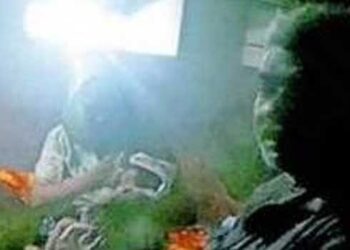 21 വർഷത്തേക്കു 11 ലക്ഷം രൂപ ലോണെടുത്തു, ഇതുവരെ അടച്ചത് 5 ലക്ഷം!! കോവിഡ് വന്നതോടെ വിദേശത്തുള്ള ജോലി നഷ്ടമായി, പിന്നാലെ അപകടത്തിൽ പെട്ടതോടെ അടവ് മുടങ്ങി, കുടിശിക നിർത്തി ബാക്കി തുകയടയ്ക്കാമെന്ന് പറഞ്ഞിട്ടും ബാങ്ക് കേട്ടില്ല, 5 മാസമായ കുഞ്ഞിനേയും മൂന്നു വയോധികരും അടങ്ങുന്ന കുടുംബത്തെ തെരുവിലിറക്കി വീട് ജപ്തി ചെയ്ത് ബാങ്ക്