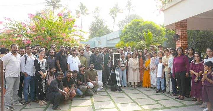 ചിരിപ്പിച്ച് പ്രണയിക്കാൻ നിവിൻ പോളിയും മമിതയും; ‘ബത്‍ലഹേം കുടുംബ യൂണിറ്റ്’ ചിത്രീകരണം തുടങ്ങി