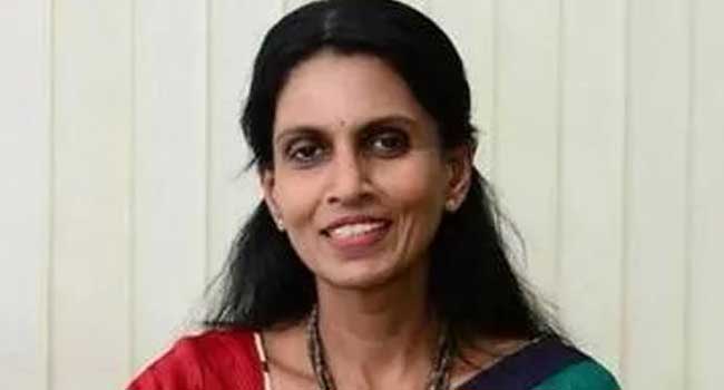 പക വീട്ടിയതോ? സ്റ്റാൻഡിങ് കമ്മിറ്റി തെരഞ്ഞെടുപ്പിൽ ബാലറ്റിൽ ഒപ്പിടാതെ ആർ, ശ്രീലേഖ, വോട്ട് അസാധുവായി, സാധാരണക്കാരെങ്കിൽ ഓക്കെ, സംസ്ഥാനത്തെ ഉന്നത പോലീസ് ഉദ്യോഗസ്ഥയായിരുന്ന ഒരാൾ ബാലറ്റിൽ ഒപ്പിടാൻ മറന്നുപോയത് സ്വാഭാവികമല്ല- പ്രതിപക്ഷം