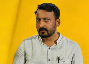 രാഹുല്‍ സംസാരിച്ചത് വര്‍ഷങ്ങളോളം പരിചയമുള്ളയാളെപ്പോലെ, ഭര്‍ത്താവിനെ ഉപേക്ഷിക്കാന്‍ നിരന്തരം നിര്‍ബന്ധിച്ചു, മൂന്ന് കുട്ടികളെ വേണമെന്ന് വാശിപിടിച്ചു,  നല്ലൊരു അച്ഛനായിരിക്കുമെന്ന് വാഗ്ദാനവും, രാഹുല്‍ മാങ്കുട്ടത്തിലിന്റെ പീഡന ലിസ്റ്റില്‍ നിരവധി വീട്ടമ്മമാരും അവിവാഹിതകളും